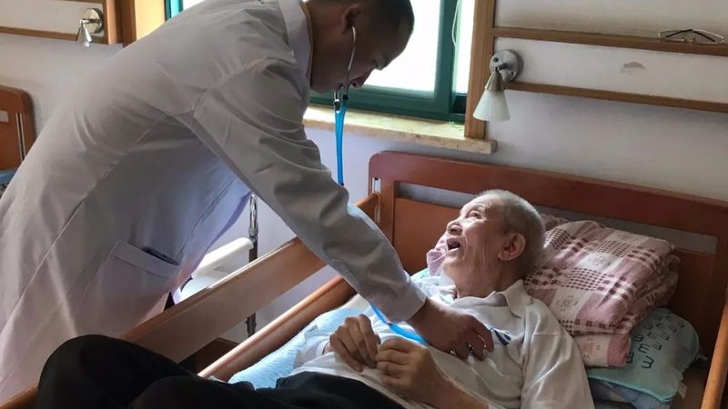 失能老人护理床怎么选方法